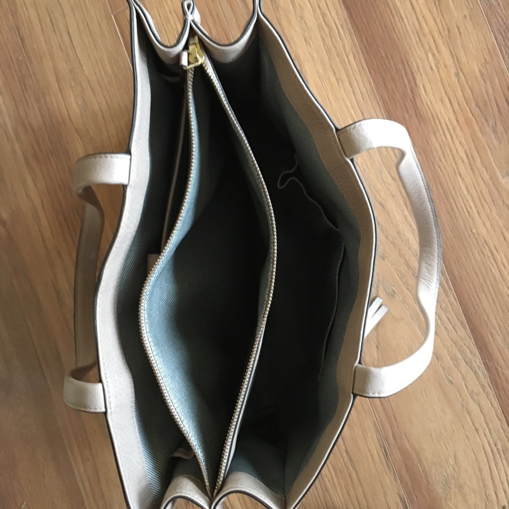 Vince Camuto Bag - Picture 6 of 11